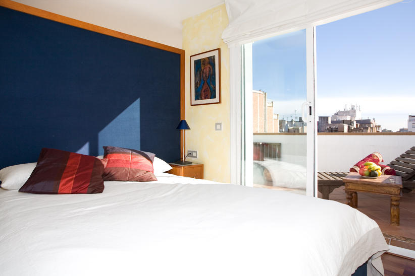 Gaudi Views Apartment Барселона Номер фото